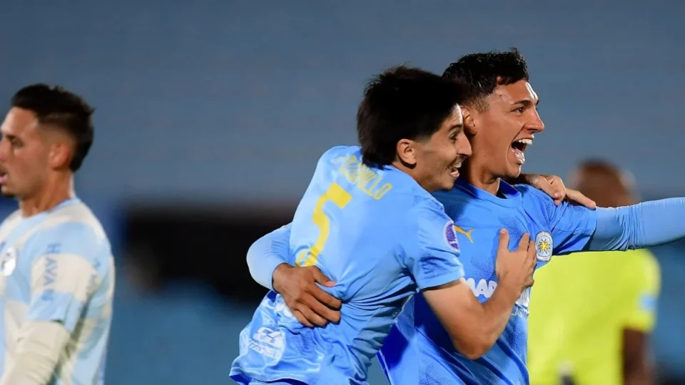 Grêmio desperdiça chances e sofre derrota para o City Torque em estreia no Uruguai