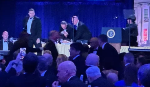 Trump sofre tentativa de atentado em jantar com jornalistas em Washington