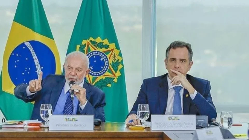 Lula se irrita após rejeição inédita de indicação ao STF