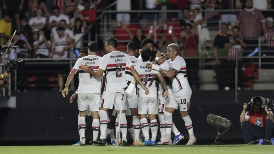 Com hat-trick de Ferreirinha, São Paulo goleia o Cruzeiro por 4 a 1 no Morumbi
