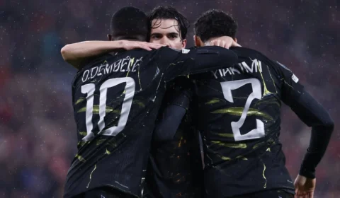 PSG cala Anfield, vence o Liverpool e carimba vaga na semifinal da Champions