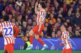 Atlético de Madrid cala o Camp Nou e abre vantagem no jogo de ida das quartas da Champions