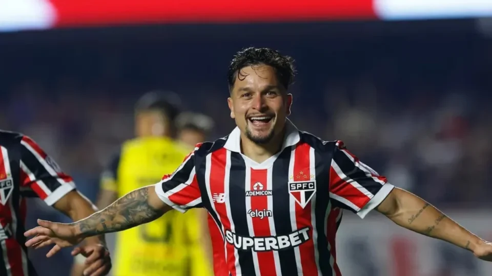 São Paulo vence o O’Higgins e assume a liderança do grupo na Sul-Americana