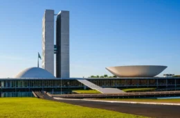 Senado aprova lei que transforma estágio em experiência profissional comprovada