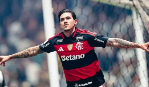 Flamengo atropela Atlético-MG na Arena MRV e assume protagonismo no campeonato