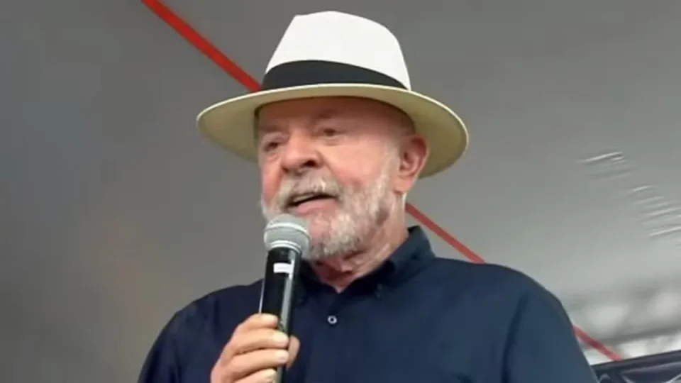 Lula defende fim da escala 6×1 e diz que mulheres enfrentam rotina “mais grave” por dupla jornada