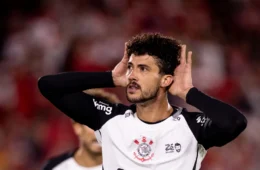 Corinthians busca empate na altitude e segura Santa Fé pela Libertadores