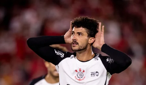 Corinthians busca empate na altitude e segura Santa Fé pela Libertadores