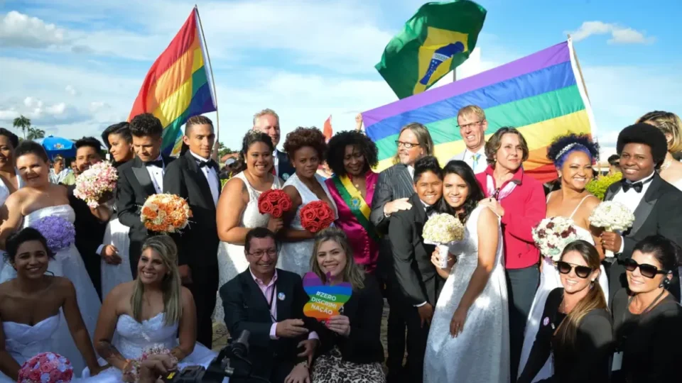 Decisão do STF sobre união homoafetiva completa 15 anos