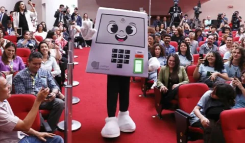 Urna faz 30 anos e prazo do título eleitoral entra nas horas finais