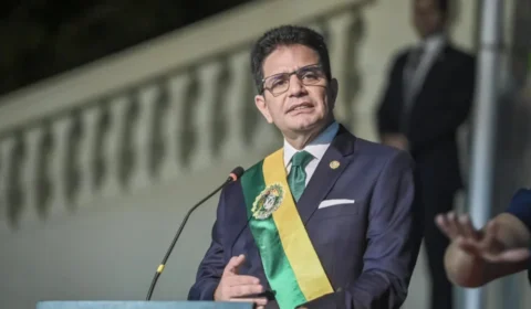 URGENTE: Justiça impõe 25 anos de prisão a ex-governador do Acre e decreta inelegibilidade por corrupção