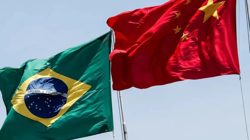 China injeta US$ 6,1 bilhões no Brasil e reforça aposta na economia brasileira