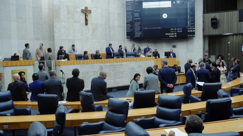Câmara de SP altera projeto e igrejas podem ficar livres de multa por barulho