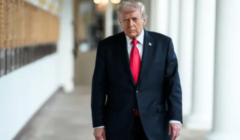 Trump cancela bombardeio ao Irã no último minuto e anuncia que pontos finais do acordo foram aprovados