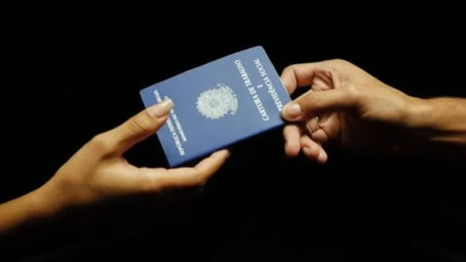 Desemprego cai para 5,8% em abril e atinge menor nível da série histórica no Brasil