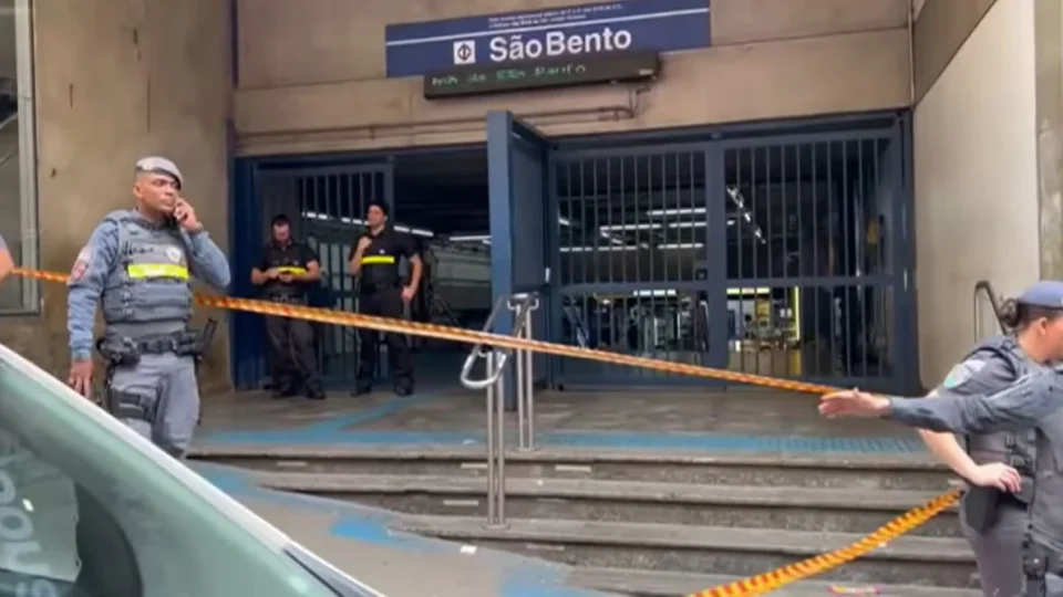 Polícia investiga origem dos tiros na estação São Bento do Metrô de SP