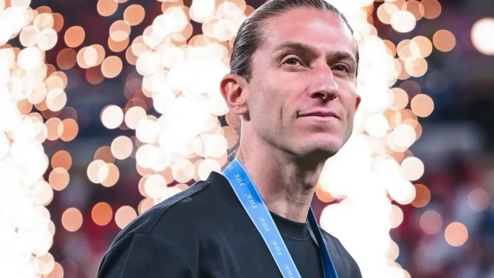 Filipe Luís na mira do Chelsea para a temporada 2026/27