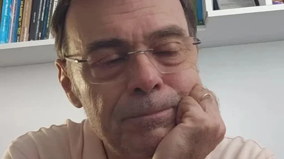 Tino Marcos emociona web ao “pedir emprego” após saída da Globo e surpreende com reviravolta