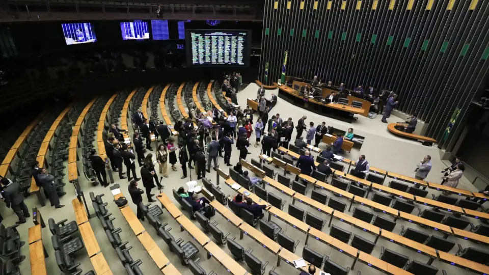 PL acusa PT de ‘hipocrisia’ em debate sobre fim da escala 6×1 e cobra apoio a jornada 4×3