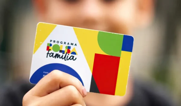 Bolsa Família inicia pagamentos de maio nesta segunda (18)