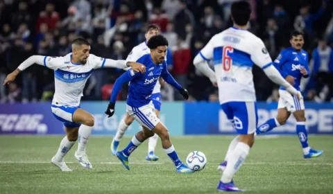 Cruzeiro segura pressão fora de casa e empata com a Universidad Católica