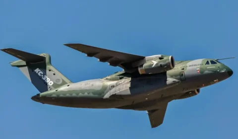 Embraer fecha venda histórica de aviões militares para Emirados Árabes
