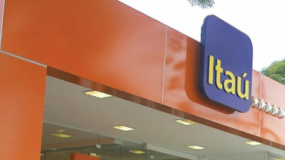 Cobrança indevida no cartão: Itaú devolverá dinheiro de seguros não contratados