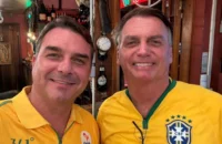 Flávio Bolsonaro se pronuncia após vazamento de áudios sobre Banco Master