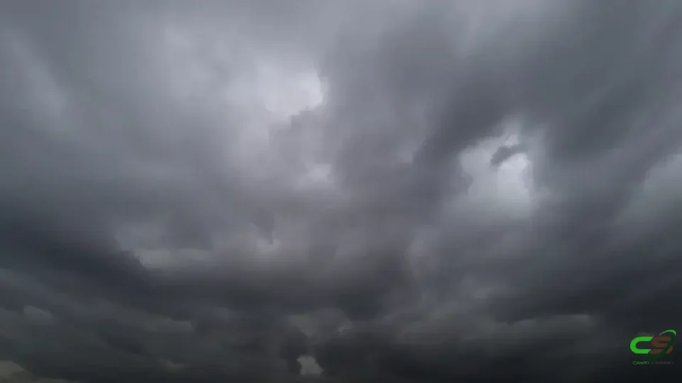Frente fria avança e fim de semana terá chuva forte no Sul e em parte do Sudeste