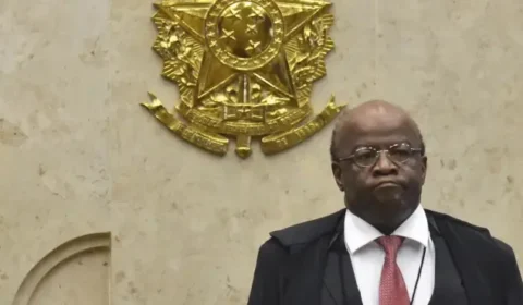 DC lança Joaquim Barbosa como pré-candidato à Presidência da República em 2026