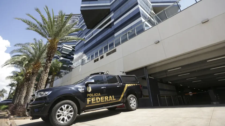 PF mira quadrilha que desviou R$ 6,3 bilhões de aposentados do INSS com falsos descontos
