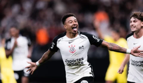 Corinthians vence com autoridade e domina Peñarol na Arena