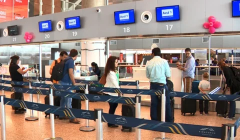 Quadrilhas fazem arrastão silencioso em aeroportos de SP e furtos de malas disparam