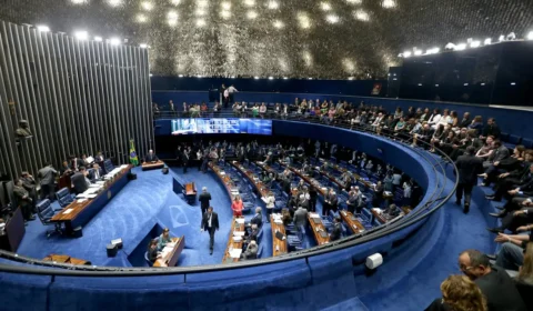 Como alternativa ao fim da escala 6×1, setor empresarial pressiona Senado pela PEC do Trabalho Flexível