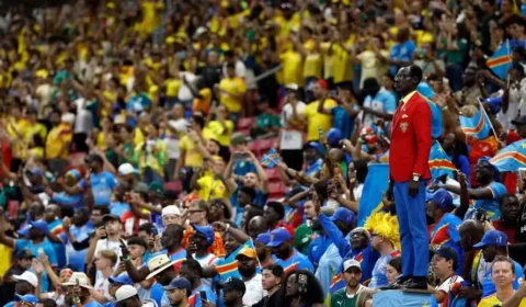 Torcedor ‘estátua’ da RD Congo tem visto negado pelos EUA e fica fora de jogo decisivo contra o Uzbequistão