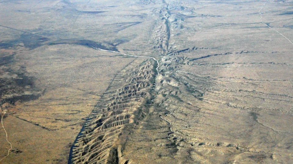 Falhas de San Andreas e San Jacinto atingem tensão recorde