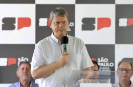 Tarcísio demite investigador acusado de receber propina em esquema revelado por delator do PCC