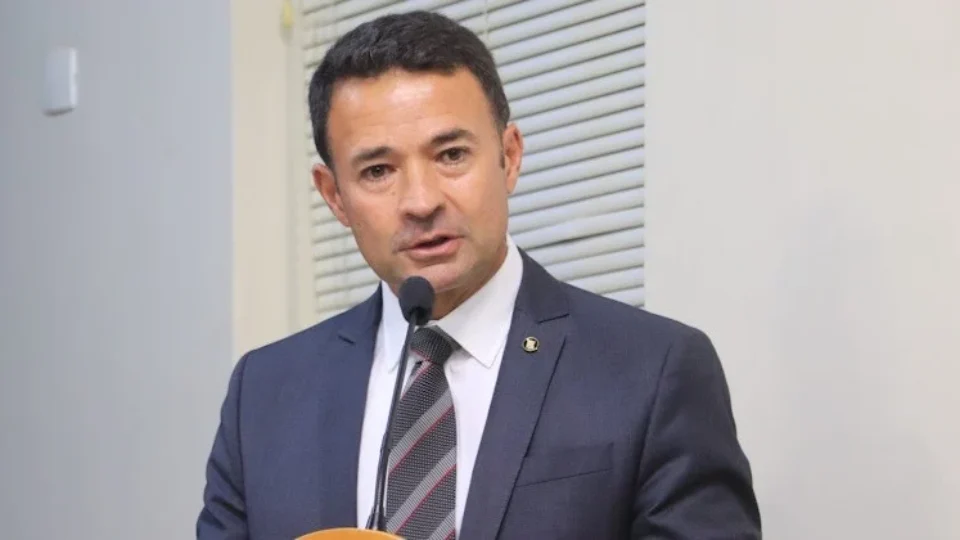 “Vocês vão prestar contas para Deus”: vice-prefeito de SP, Mello Araújo, viraliza com ataques a políticos e citação ao caso Master
