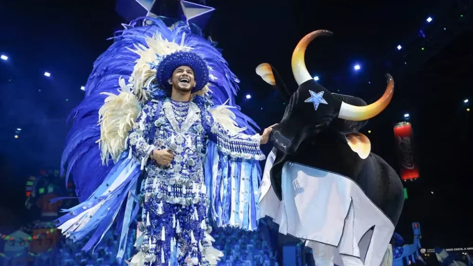 Caprichoso exalta origens de Parintins e surpreende com efeitos especiais na primeira noite do Festival 2026