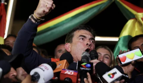 Paz envia lei para autorizar Exército contra protestos na Bolívia