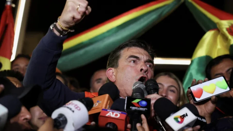 Paz envia lei para autorizar Exército contra protestos na Bolívia