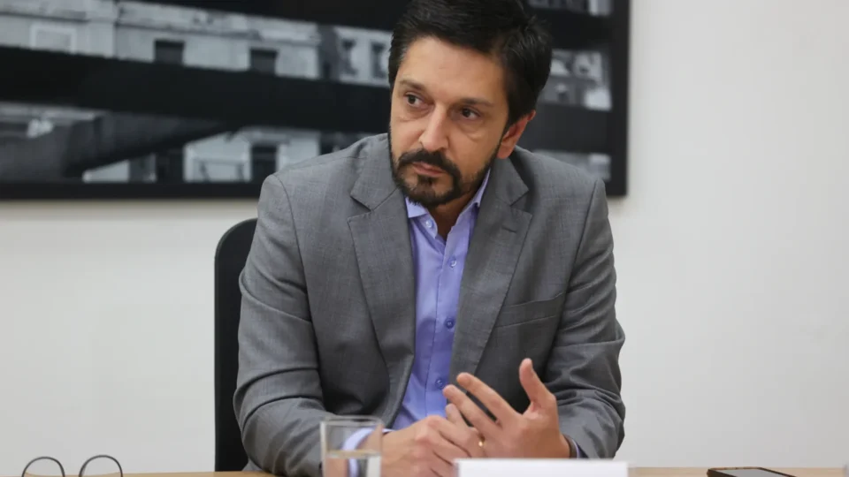 Nunes afirma que ônibus da Transunião continuarão circulando após operação que investiga elo com o PCC