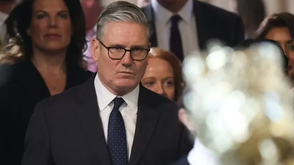 Keir Starmer renuncia e Reino Unido terá o sétimo primeiro-ministro em uma década
