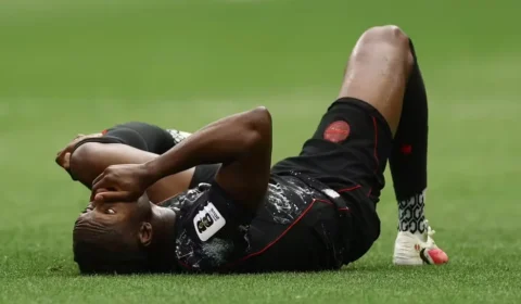 Lesão grave de jogador do Canadá choca o mundo e vira destaque na imprensa internacional
