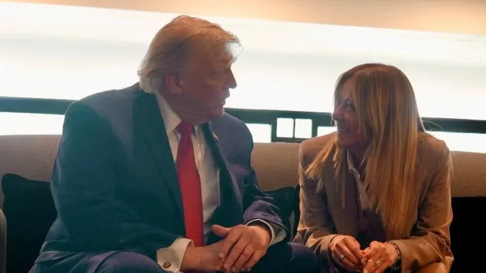 Meloni desmente Trump após declaração sobre foto no G7: “Nunca implorei por uma foto”