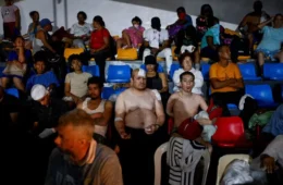 Hospital desaba após terremotos e famílias precisam levar corpos de parentes até necrotério na Venezuela