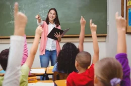 Sancionada lei que reajusta piso salarial dos professores da educação básica para R$ 5,1 mil