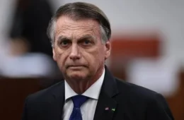 Bolsonaro tem aumento nas crises de soluço e segue sob acompanhamento médico em casa