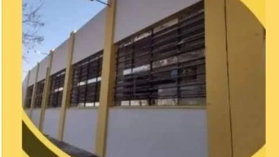 Aluno de 14 anos denuncia ter sido obrigado a ficar nu durante revista em escola de Santo André.
