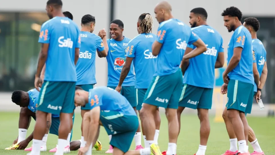Brasil faz último treino antes de encarar o Japão com Neymar presente e Raphinha fora